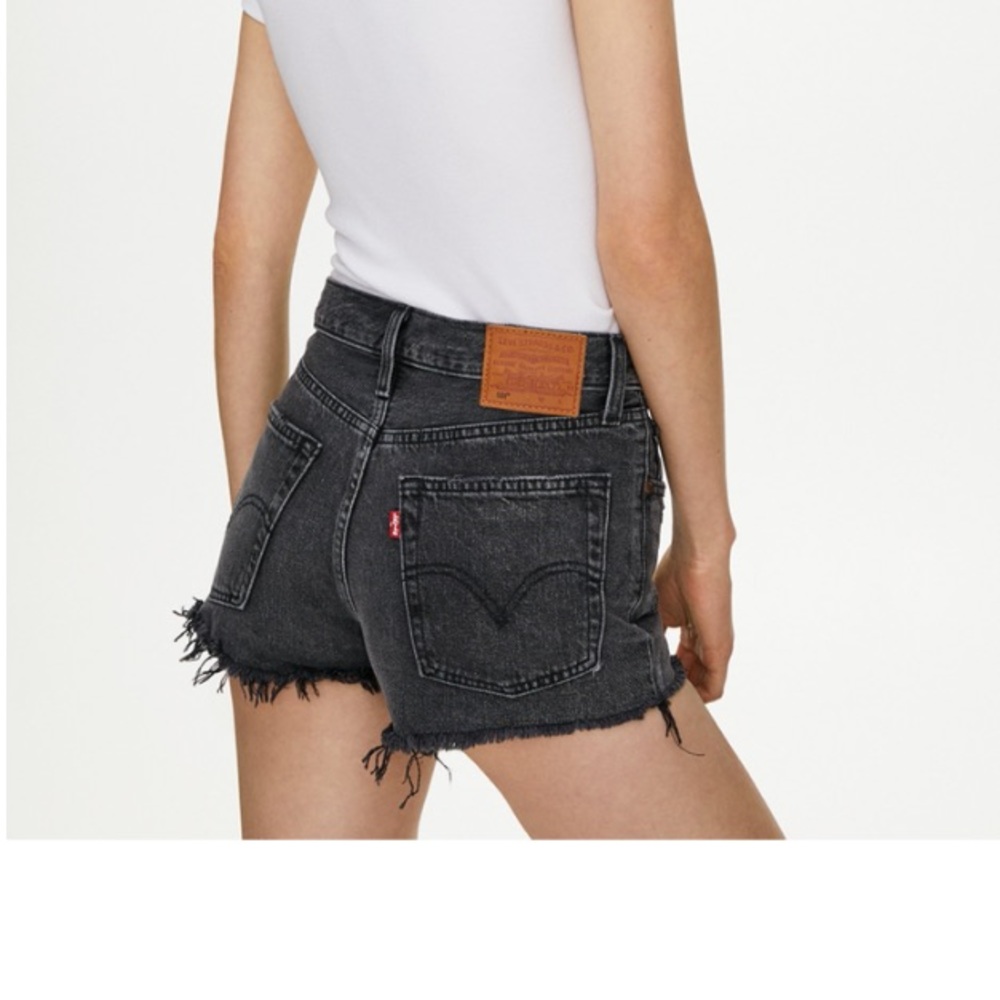 Levi’s 501 distressed short
